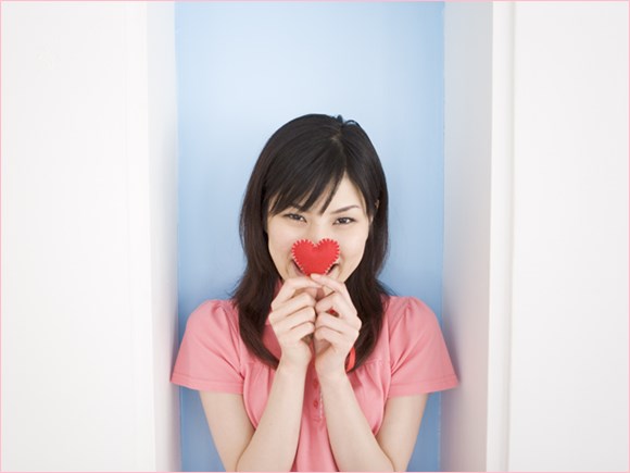 告白する女性